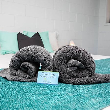 Airlie Sun & Sand Motel Accommodation #4 에일리비치 외부 사진