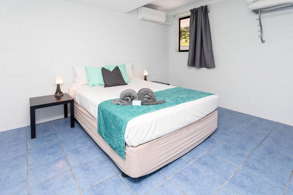 Airlie Sun & Sand Motel Accommodation #4 에일리비치 외부 사진