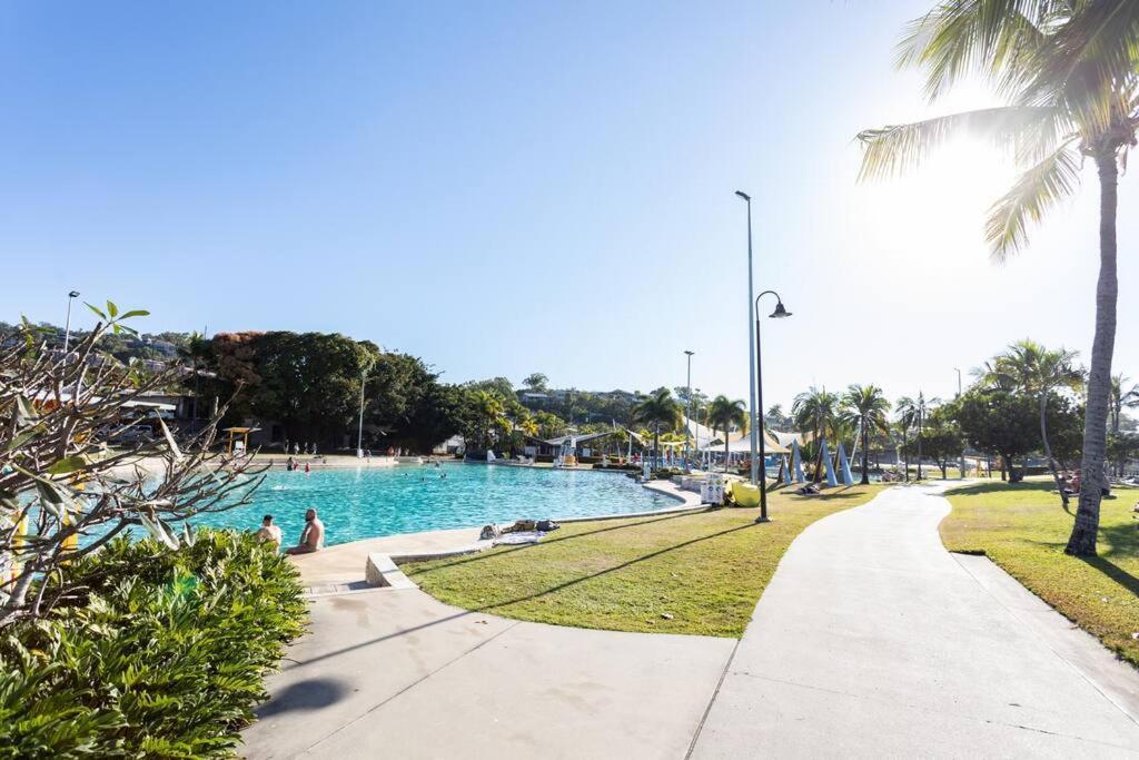 Airlie Sun & Sand Motel Accommodation #4 에일리비치 외부 사진